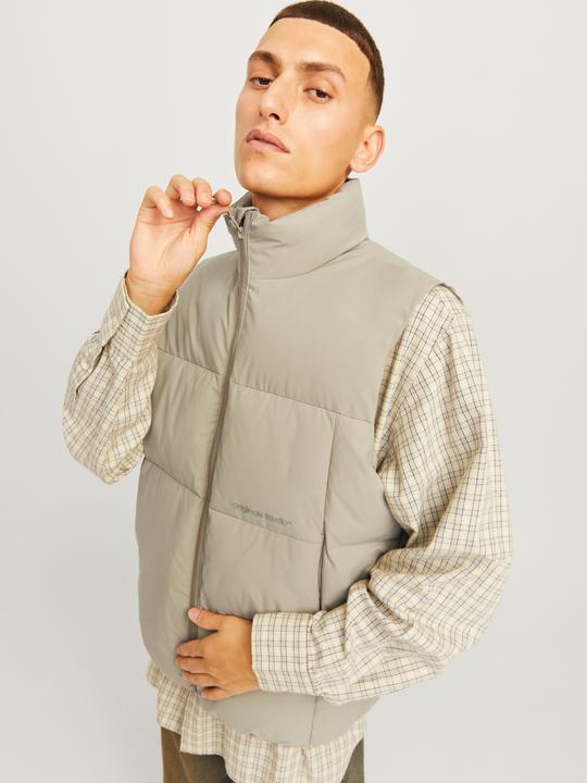 Produktbild Jack & Jones Jorvesterbro Bodywarmer Aw24 Sn (XL)