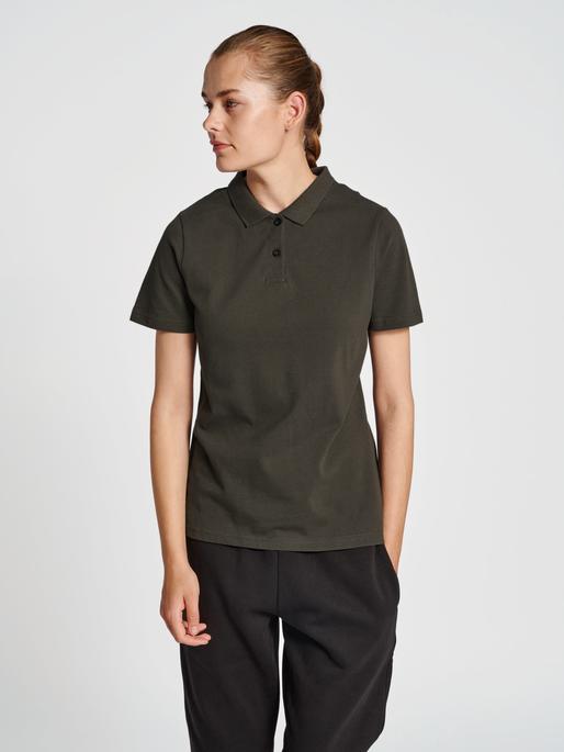 Actual product image hummel Red Classic Polo Woman (XL)