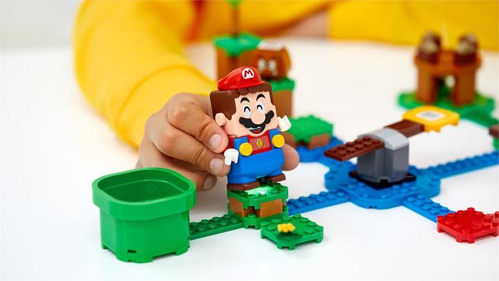 Actual product image LEGO Adventures with Mario Starter Course (71360, LEGO Super Mario, LEGO Rare Sets)