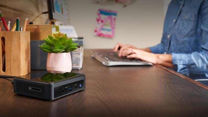 Immagine prodotto Intel NUC10i7FNK2 (Intel Core i7-10710710U)
