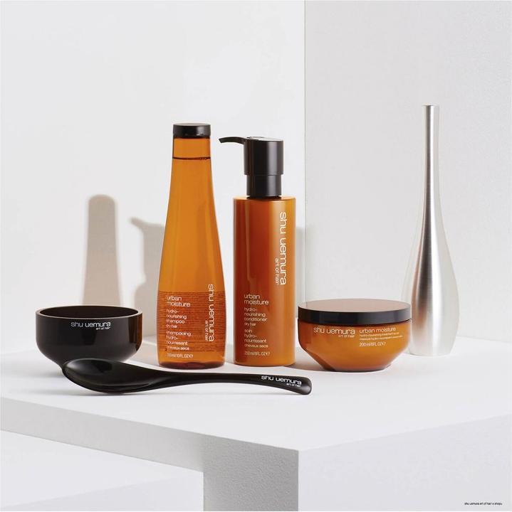 Actual product image Shu Uemura Urban Moisture Hydro-Nourishing treatment dry hair (200 ml)