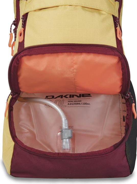 Actual product image Dakine WOMEN'S SYNCLINE 12L (12 l)