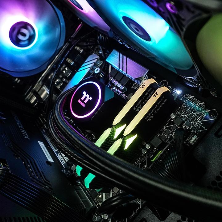 Image du produit Thermaltake Tt Hyperion bk V2 PC gamer i7 32 N W11H PC-000028-FR (Intel Core i5-13600KF, 32 Go, 1000 Go, GeForce RTX 4070 Ti)
