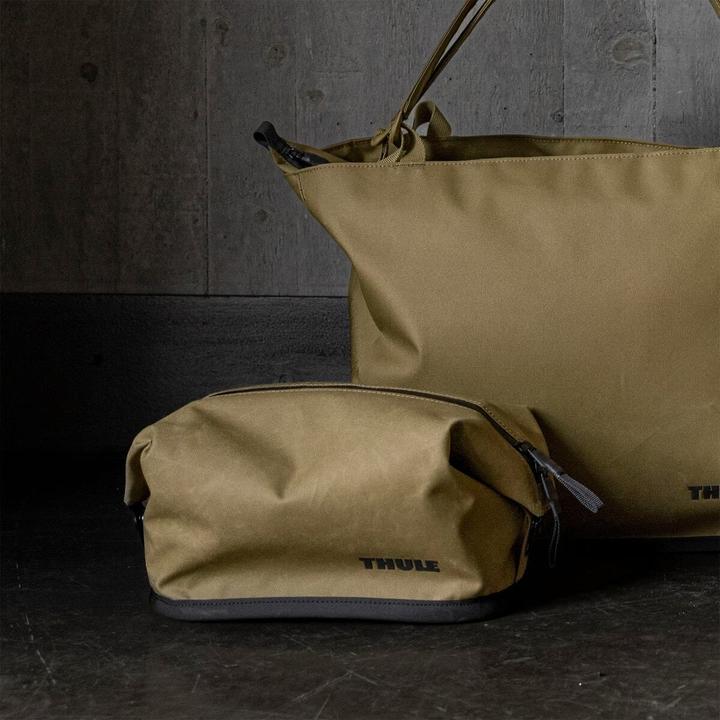Actual product image Thule Aion Toiletry Bag