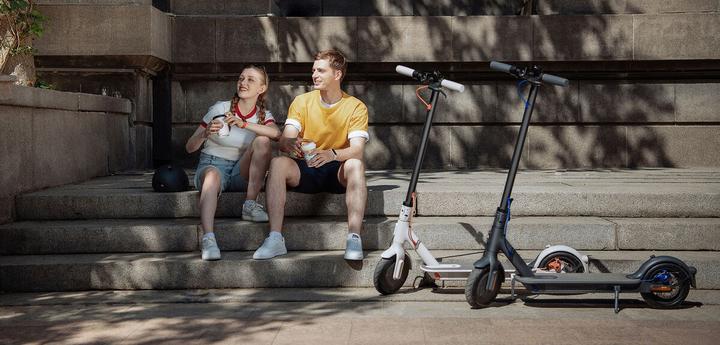 Produktbild Xiaomi Mi Electric Scooter 3 (EU-Modell) (25 km/h, 30 km, 300 W)