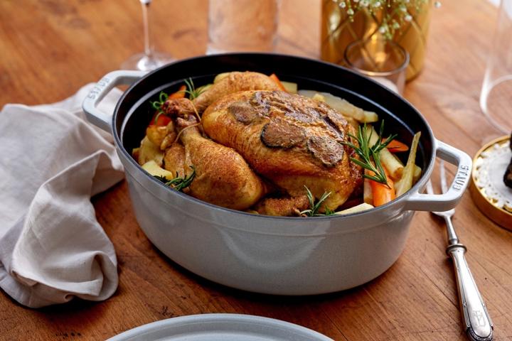 Actual product image Staub Oval Cocotte (33 cm, Casserole + Stewpot, Cast iron)