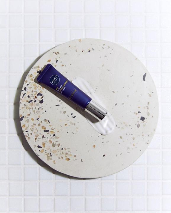 Image du produit NIVEA MEN Crème pour les yeux hyaluronique anti-âge pour hommes (Crème, 15 ml, Jour + nuit)