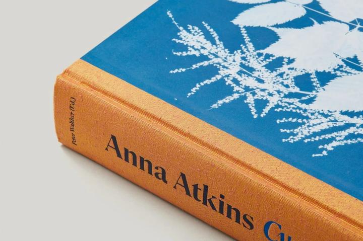 Produktbild Anna Atkins. Cyanotypes (Englisch, Französisch, Deutsch, Walther, Peter, 2023)