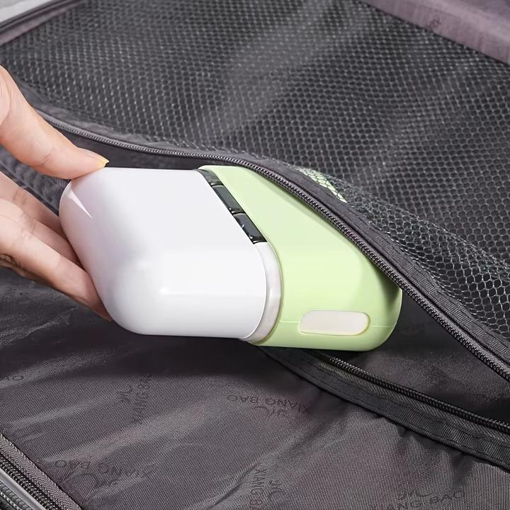 Actual product image Swissdetector Practical and Elegant 4 in 1 Travel Bottle Set - 50Ml - Green (Case)