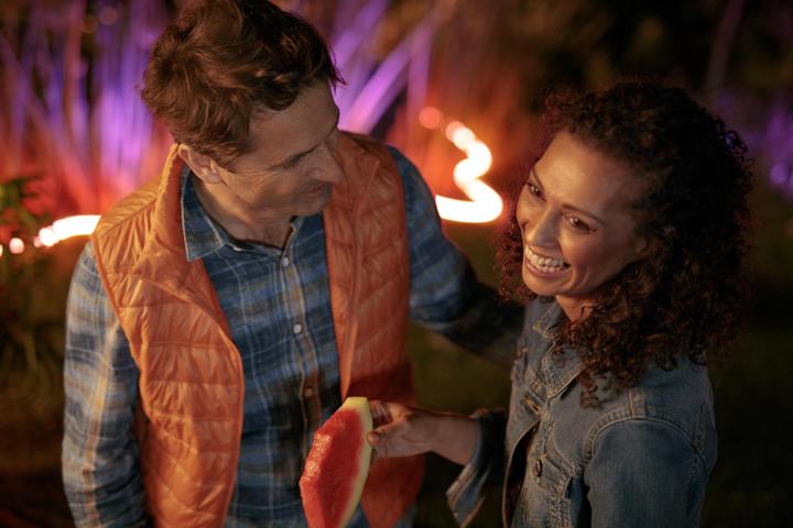 Produktbild Philips Hue LED Stripe Lightstrip Outdoor (DE Stecker) (Mehrfarbig, 200 cm, Outdoor)