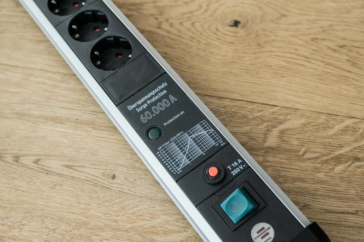 Actual product image Brennenstuhl Premium-Protect-Line (6 x, USB, 3 m)