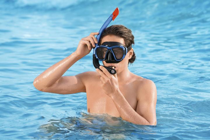 Actual product image Bestway Hydro-Pro BlackSea Snorkel & Fin Set, Adult, Half face mask, Tempered glass, Assorted colour