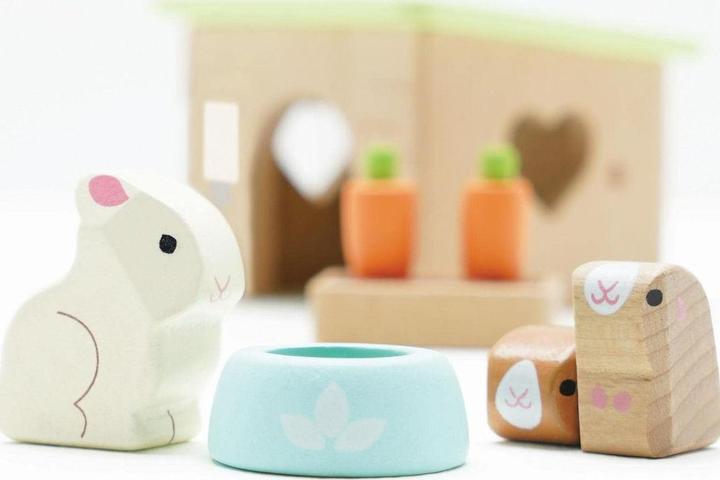 Actual product image Le Toy Van Bunny and guinea pig set