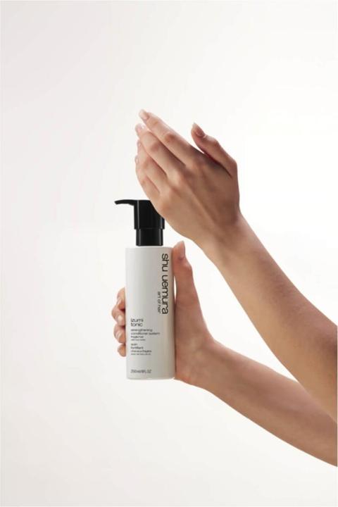 Actual product image Shu Uemura Izumi Tonic Strengthening Conditioner (250 ml)