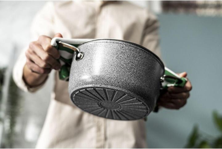 Actual product image Ballarini 75002-826-0 Saucepan 2 67 l Round Grey (20 cm, Pot, Aluminium)