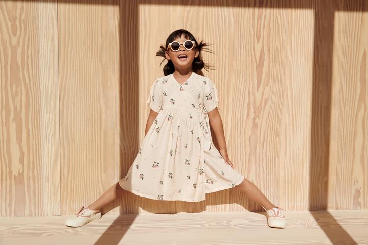 Immagine prodotto Liewood Darla Sonnenbrille 4 bis 10 Jahre, Peach Sea shell
