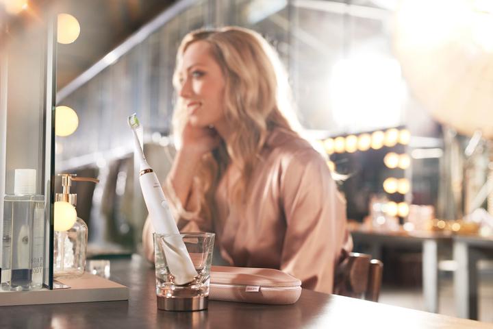 Actual product image Philips Sonicare Sonicare DiamondClean Electric Toothbrush Rose Gold Edition (Sonic toothbrush)