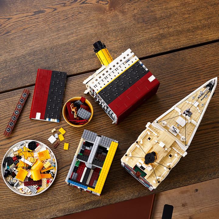 Actual product image LEGO Titanic (10294, LEGO Creator Expert, LEGO Rare Sets)