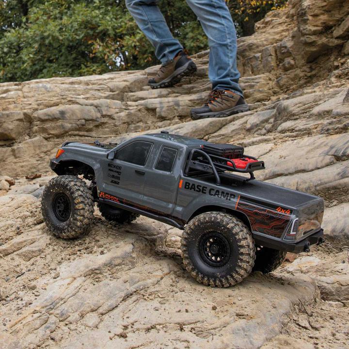 Image du produit Axial Scale Crawler SCX10 III Base Camp ARTR, Gris (RTR Prêt à fonctionner)