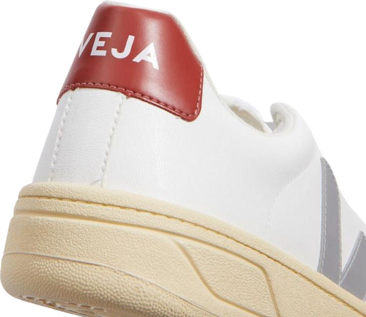 Actual product image Veja Urca (41)