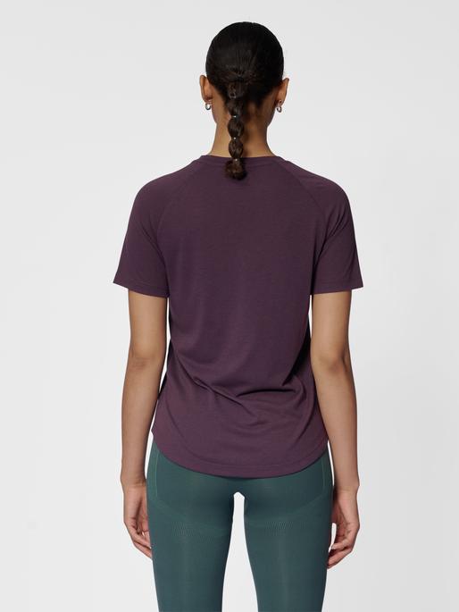 Actual product image hummel hmlMT VANJA T-SHIRT (XS)
