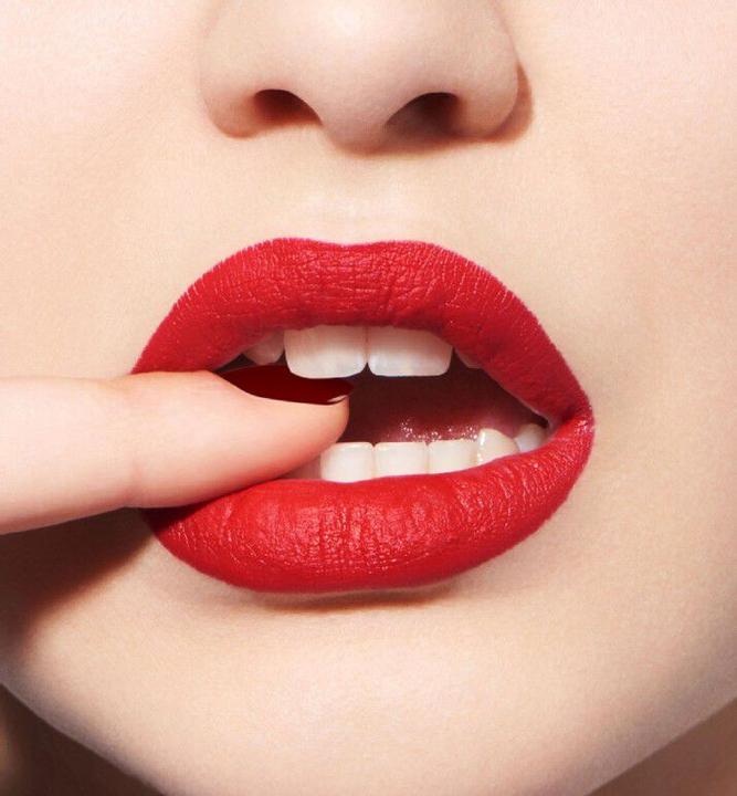 Actual product image Dior Rouge (999)