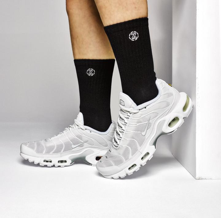 Immagine prodotto Sneakzmarket Calzini neri (Confezione singola, 42 - 46)