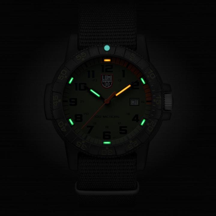 Produktbild Luminox Leatherback Sea Turtle Giant 0320 Series (Analoguhr, Swiss Made, 44 mm)