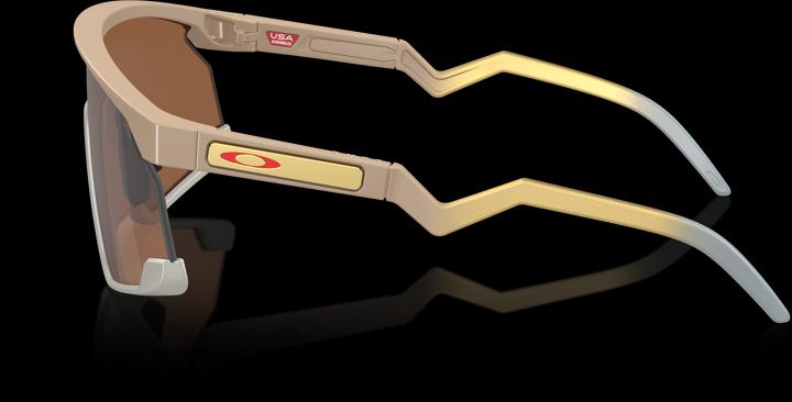 Actual product image Oakley Bxtr (Matte Terrain Tan, Prizm Tungsten)