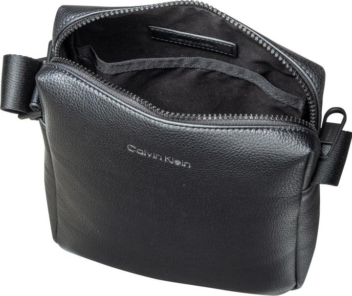 Actual product image Calvin Klein Shoulder Bag CK Must Reporter PF22 (49% POLYURETHANE, 51% RECYCLED POLYESTER)