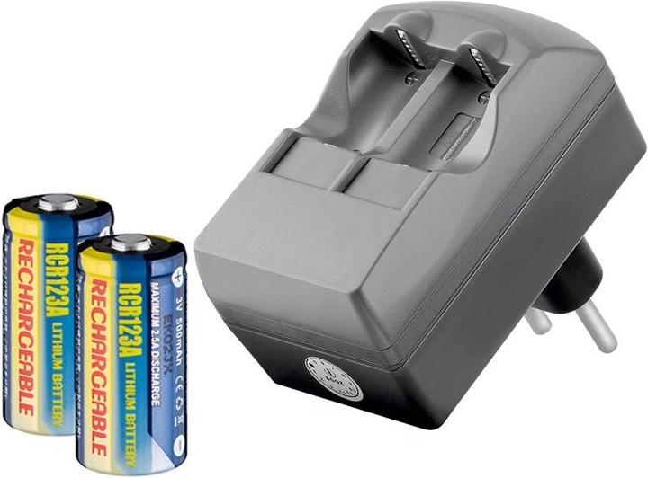 Image du produit AccuCell CR123A Chargeur double avec 2 batteries Li-ion CR123A incluses (2 pcs, CR123A, 500 mAh, Piles rechargeables + chargeur)