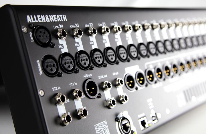 Actual product image Allen & Heath QU-24C (Studio- and Livemixer)