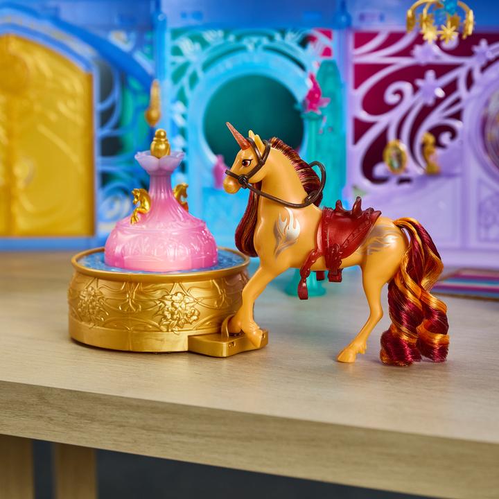 Produktbild Spin Master Unicorn Academy - Stall Spielset (inkl. Brunnen mit Licht- und Soundeffekten)