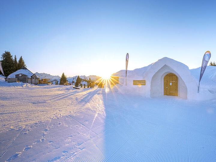 Produktbild Smartbox Charmanter Aufenthalt in einem Iglu-Dorf: Eine entspannende Übernachtung für 2 (2 Pers.)