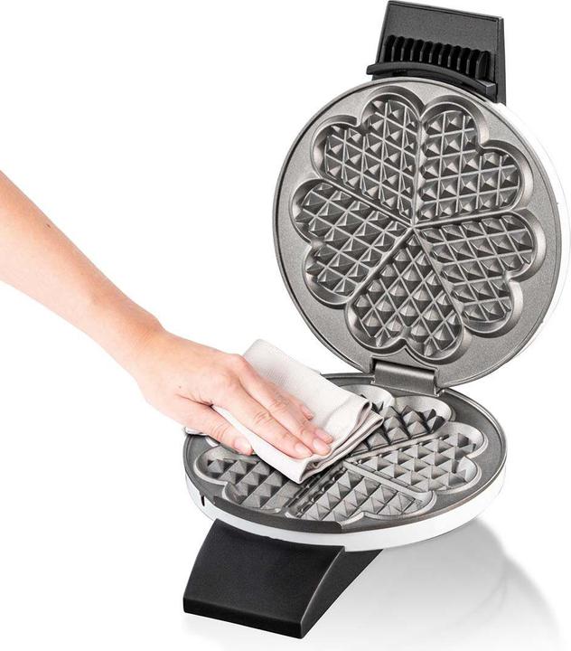 Actual product image Cloer Heart waffle iron