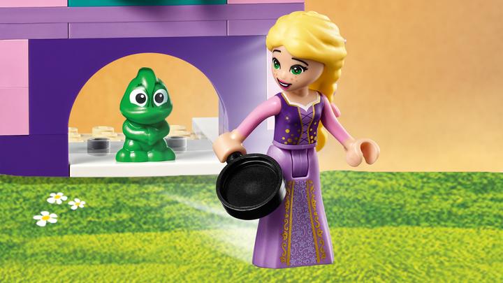 Actual product image LEGO Rapunzel's bedchamber (41156, LEGO Disney)