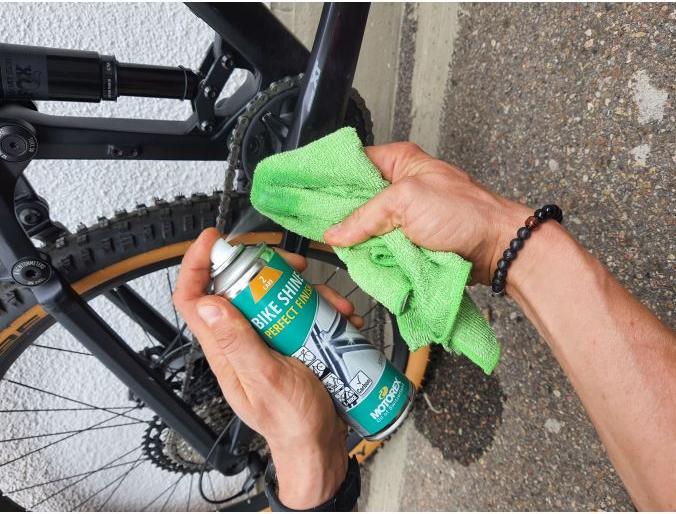 Actual product image Motorex Bike Shine (300 ml, Seal care products)