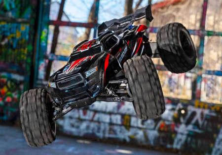 Immagine prodotto Traxxas Sledge Electric Brushless Truggy 4WD 1:8 RTR arancione (RTR pronto all'uso)