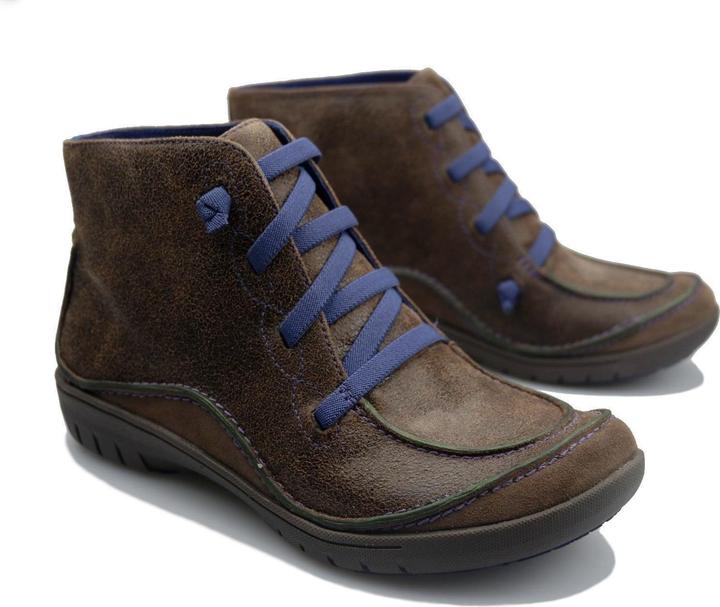 Actual product image Clarks Un Moon (36)