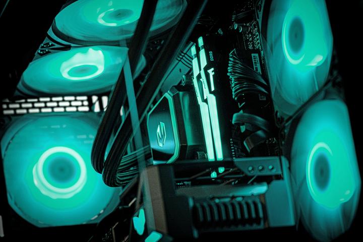 Produktbild Actina 5901443416364 (AMD Ryzen 7 9800X3D, 32 GB, 1000 GB, GeForce RTX 5070)