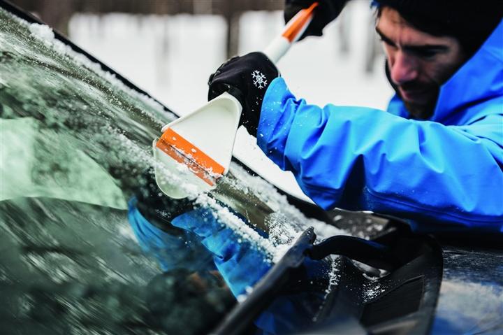Actual product image Fiskars Garden Work Winter Gloves (10)