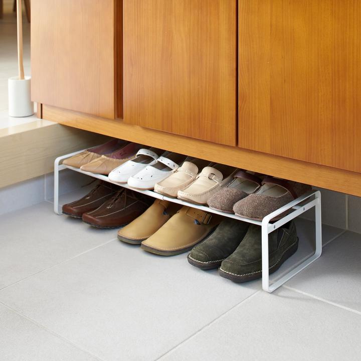 Produktbild Yamazaki Ausziehbares Schuhregal mit Streben FRAME (70 x 25 x 17.5 cm)