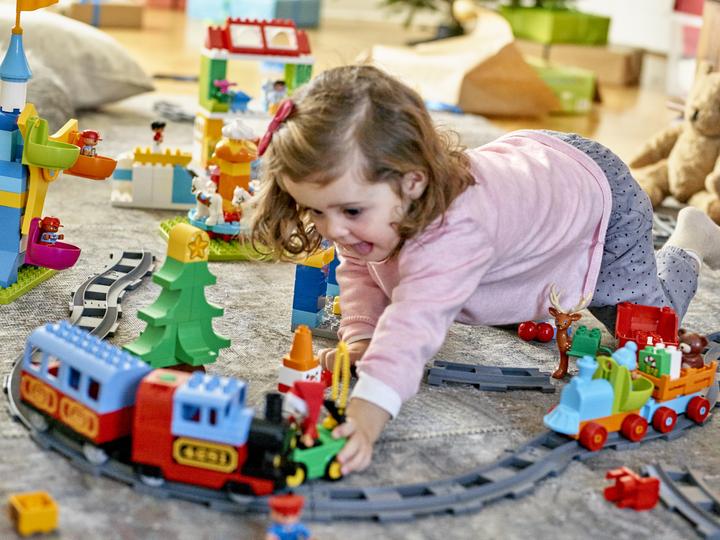 Image du produit LEGO Plaisirs d'hiver avec le Père Noël (10837)