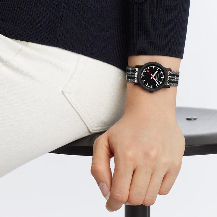 Image du produit Mondaine Essence noire (Montre analogique, 32 mm)