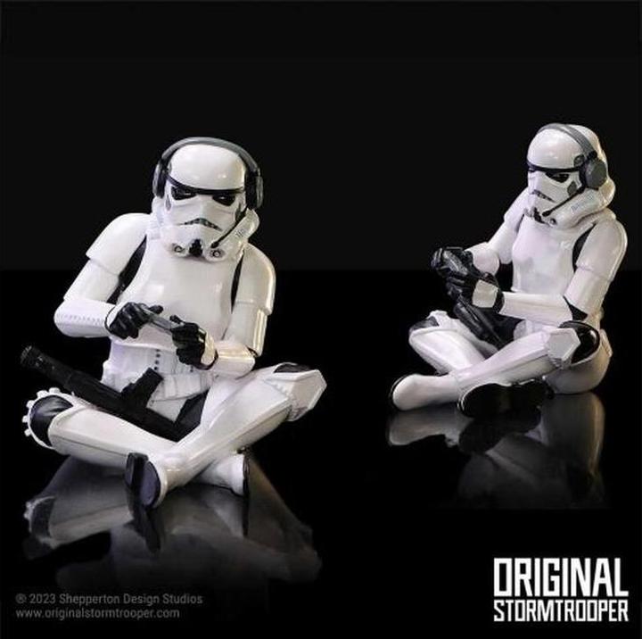Produktbild Nemesis Now Original Stormtrooper Figur Game On! 10 cm