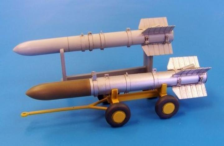 Immagine prodotto Plus Model Missile statunitense Tiny Tim lungo