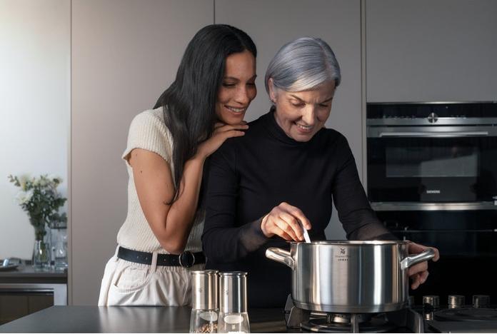 Produktbild WMF Kochtopf Gemüse- Suppentopf Induktion 24cm hoch 8,8l Gourmet Plus Edelstahl (24 cm, Kochtopf, Edelstahl)