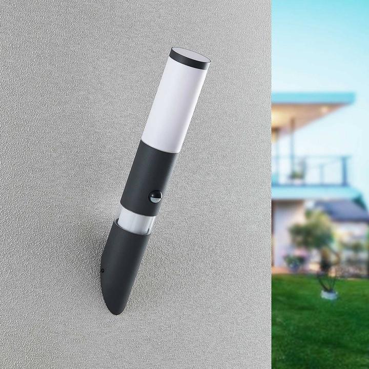Produktbild Lindby Okari Aussenwandleuchte mit Sensor Fackel (40 lm, E27, IP54)