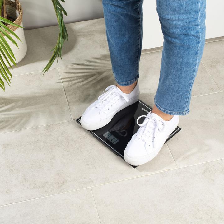 Actual product image Salter 9207 BK3R Compact Glass Electronic Bathroom Scale - Juodas (150 kg)