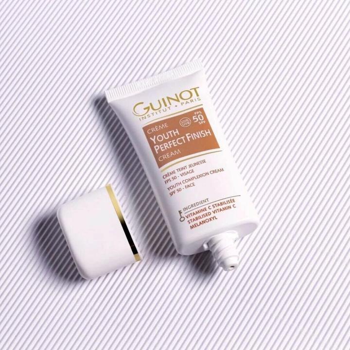 Actual product image Guinot Youth Perfect Finish Protects & Firms Day Cream for the Face SPF 50 30 ml (30 ml)